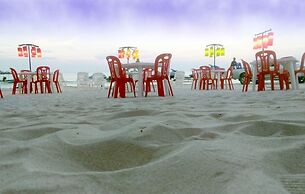 LOUD! a Full Moon Beach Hotel by Wild & Wandering