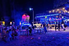 LOUD! a Full Moon Beach Hotel by Wild & Wandering