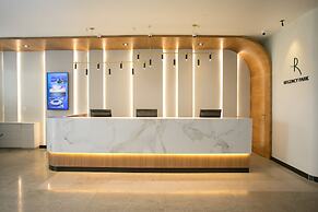 Regency Park Hotel