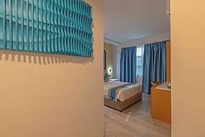 UMET Seaview Hotel with Free Roundtrip Airport Pick up and drop off
