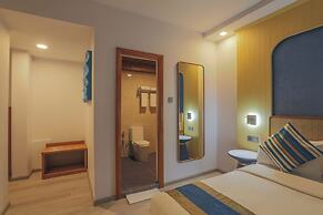 UMET Seaview Hotel with Free Roundtrip Airport Pick up and drop off