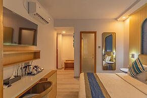 UMET Seaview Hotel with Free Roundtrip Airport Pick up and drop off