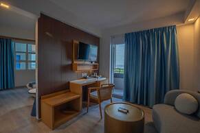 UMET Seaview Hotel with Free Roundtrip Airport Pick up and drop off