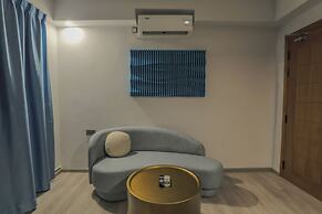 UMET Seaview Hotel with Free Roundtrip Airport Pick up and drop off