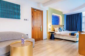 UMET Seaview Hotel with Free Roundtrip Airport Pick up and drop off