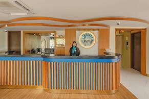 UMET Seaview Hotel with Free Roundtrip Airport Pick up and drop off