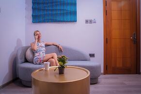 UMET Seaview Hotel with Free Roundtrip Airport Pick up and drop off