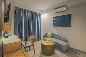 UMET Seaview Hotel with Free Roundtrip Airport Pick up and drop off