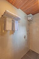 UMET Seaview Hotel with Free Roundtrip Airport Pick up and drop off