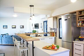 Villa Stefania with Pool