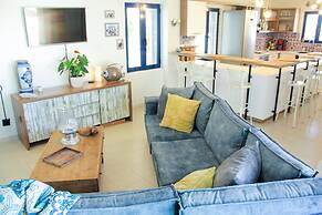 Villa Stefania with Pool