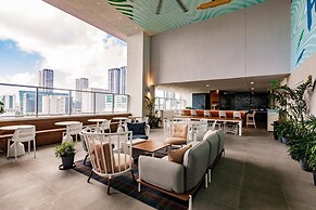 Modern Muse - Luxury Hotel Meets Miami Apartment