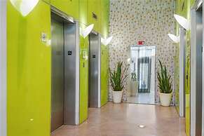 Center Stage- Downtown Parking Pool Hot Tub