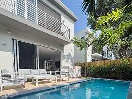 The Modernista 1 - Luxury Villa With Private Pool