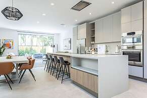 The Modernista 1 - Luxury Villa With Private Pool