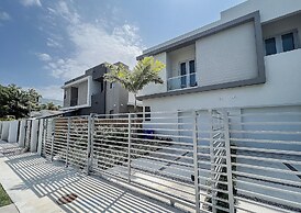 The Modernista 1 - Luxury Villa With Private Pool