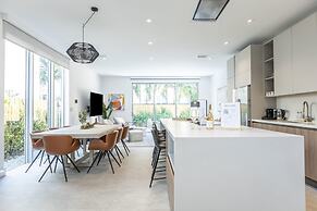 The Modernista 1 - Luxury Villa With Private Pool