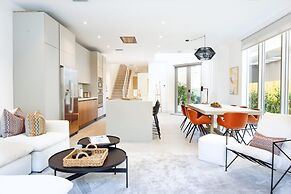 The Modernista 1 - Luxury Villa With Private Pool