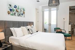 The Modernista 2 - Large Townhome With Pool