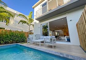The Modernista 2 - Large Townhome With Pool