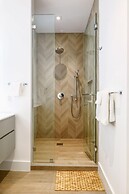 The Modernista 2 - Large Townhome With Pool