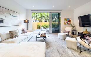 The Modernista 2 - Large Townhome With Pool