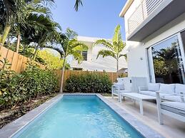 The Modernista 2 - Large Townhome With Pool