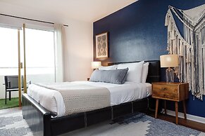 Bella Vista - Water Views Pool and Parking