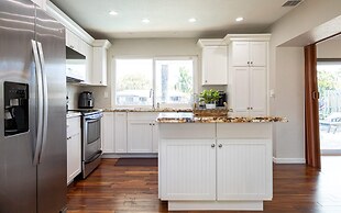 Dockside Daydreams - Canalfront and Pool Oasis