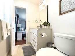 Dockside Daydreams - Canalfront and Pool Oasis