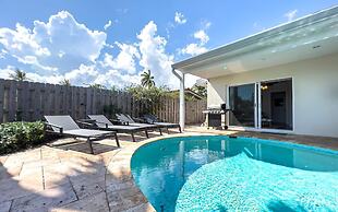 Dockside Daydreams - Canalfront and Pool Oasis