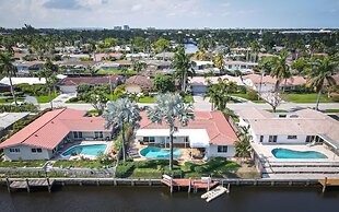 Dockside Daydreams - Canalfront and Pool Oasis