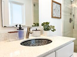 Dockside Daydreams - Canalfront and Pool Oasis