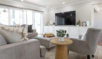 Dockside Daydreams - Canalfront and Pool Oasis