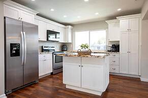 Dockside Daydreams - Canalfront and Pool Oasis