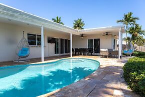 Dockside Daydreams - Canalfront and Pool Oasis