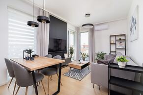 Chełmońskiego by Renters Prestige