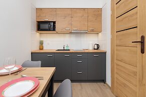 Studio With Terrace Chłapowo by Renters