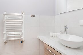 Studio With Terrace Chłapowo by Renters