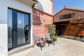 Studio With Terrace Chłapowo by Renters