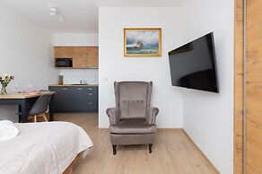 Studio With Terrace Chłapowo by Renters
