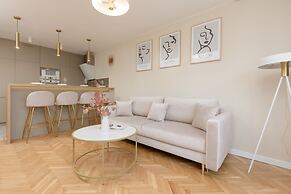 Apartment Srebrna With a View by Renters