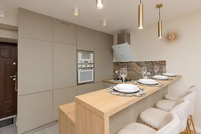 Apartment Srebrna With a View by Renters