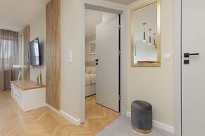 Apartment Srebrna With a View by Renters