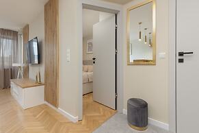 Apartment Srebrna With a View by Renters