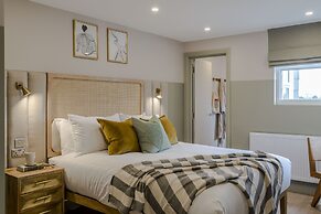 Your Apartment Shepherd's Bush