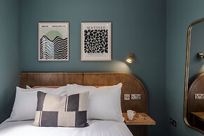 Your Apartment Shepherd's Bush