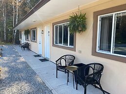 Parkway Motel