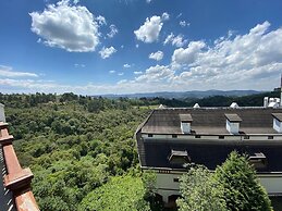 Hotel Home Green Home