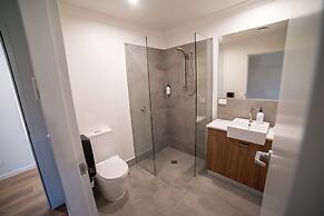 Mackay Adventure Lodge